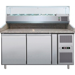 BANCO PIZZA a 2 porte refrigerate. Completo di un elemento refrigerato portabacinelle GN 1/4  e vetri dritti mm.1400x800x1420h